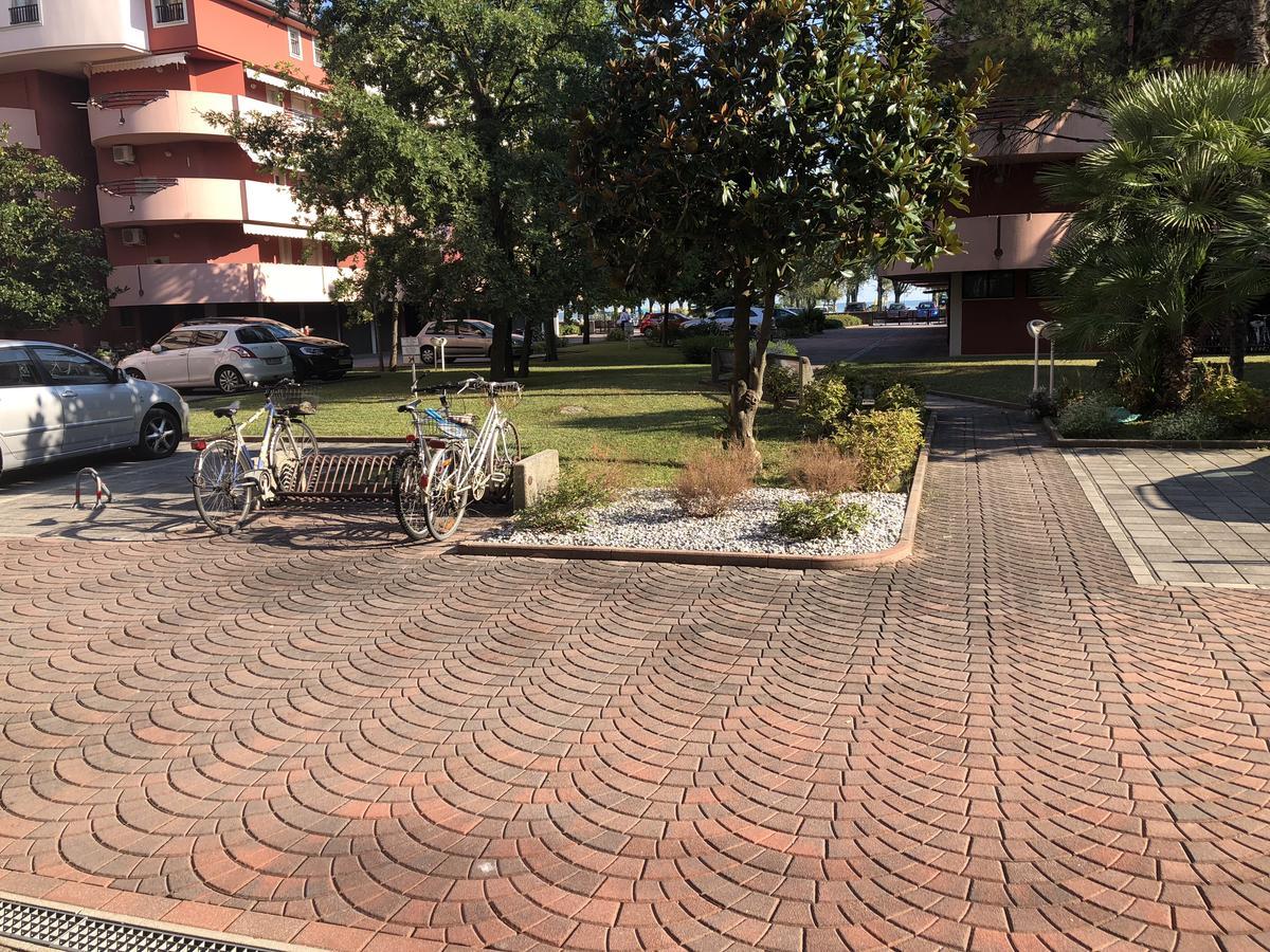 Residence Viale Del Sole Градо Экстерьер фото